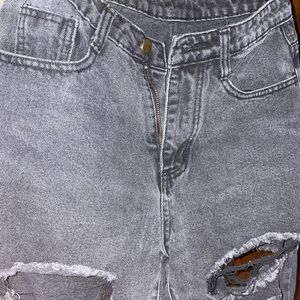 BAGGY MOM JEANS